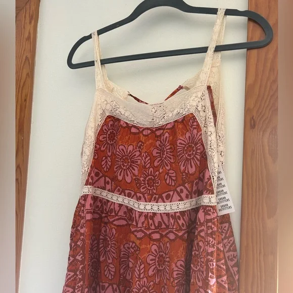 NWT Red & Pink Romper Flower & Lace Urban Outfitters - Picture 6 of 12